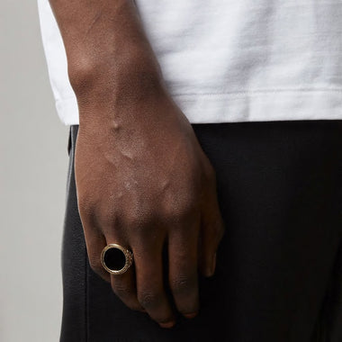 54 FLORAL 9ct GOLD 375 ONYX ELEMENT FACE SOVEREIGN SIGNET RING