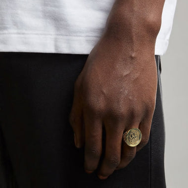 54 FLORAL 9ct GOLD 375 SAINT GEORGE FACE SOVEREIGN SIGNET RING