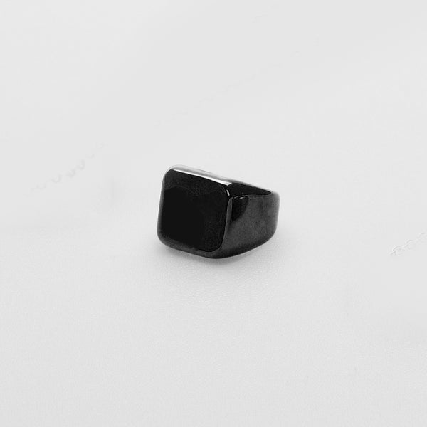 KEENA SQUARE SIGNET RING | BLACK - 54 Floral Streetwear Urban Clothing 