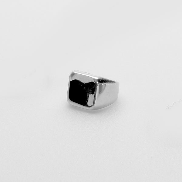 KEENA SQUARE SIGNET RING | SILVER - 54 Floral Streetwear Urban Clothing 