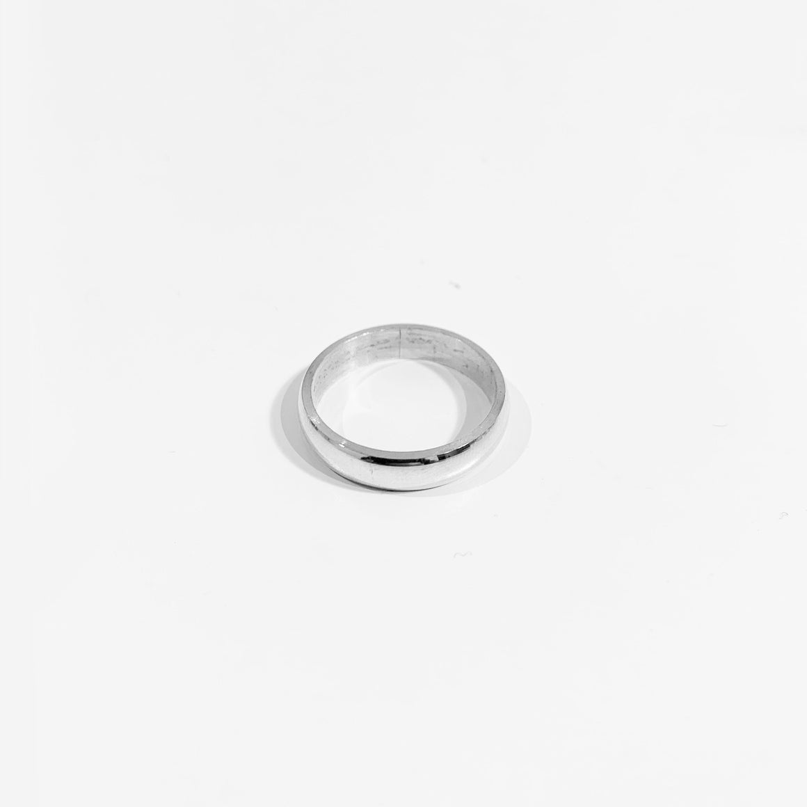 54 FLORAL 4mm BAND SIGNET RING - SILVER