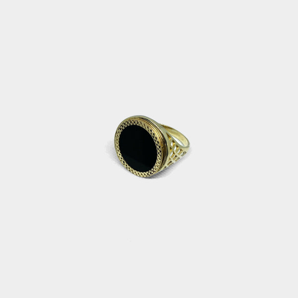 54 FLORAL 9ct GOLD 375 ONYX ELEMENT FACE SOVEREIGN SIGNET RING
