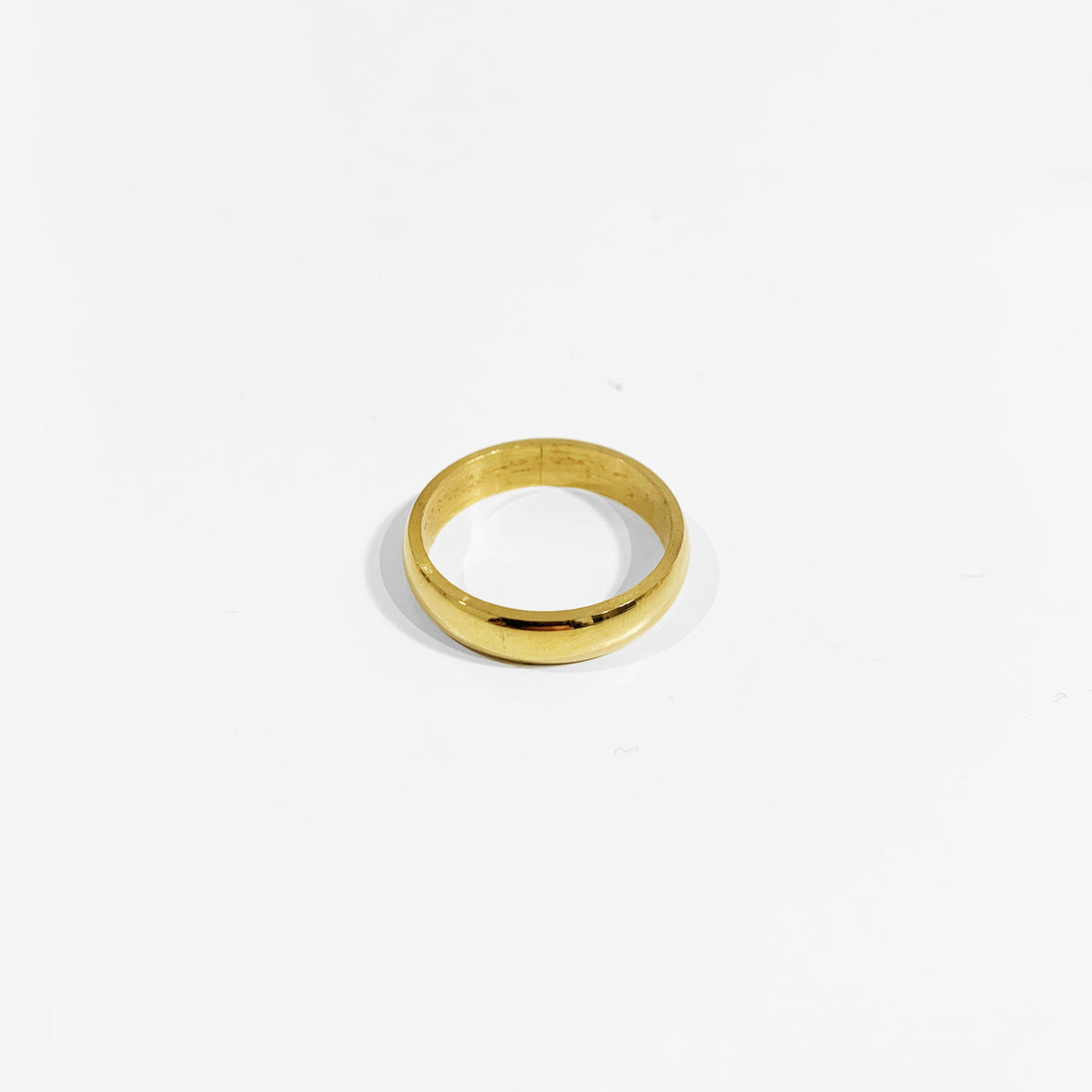 54 FLORAL 6mm BAND SIGNET RING - GOLD